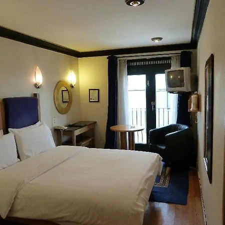 Hotel The Townhouse 3*