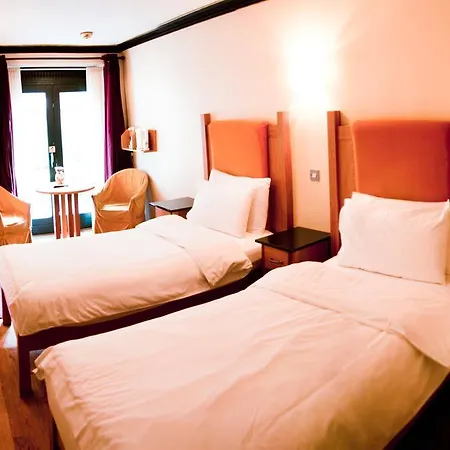 ホテル The Townhouse 3*