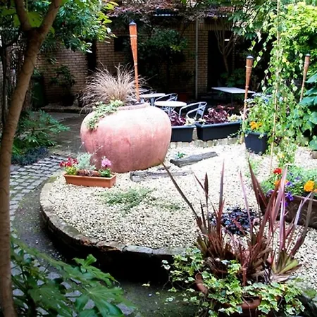 The Townhouse 3*