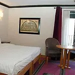 The Townhouse Hotel 3*