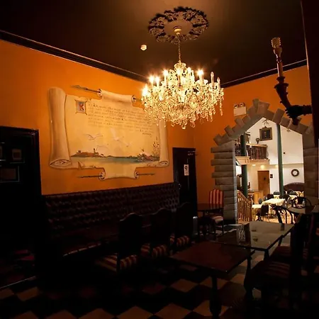 The Townhouse 3*