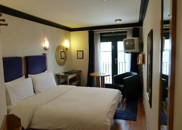 Hotel The Townhouse 3*